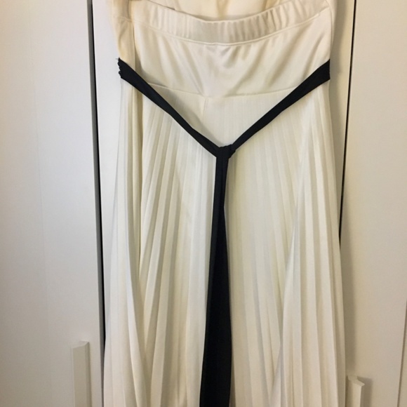 Speechless Strapless Pleated Dress - Picture 3 of 3